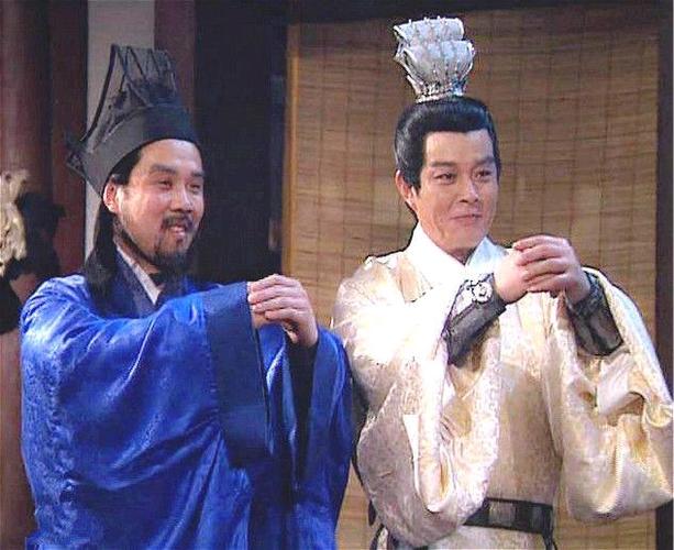 周瑜引荐鲁肃.jpg